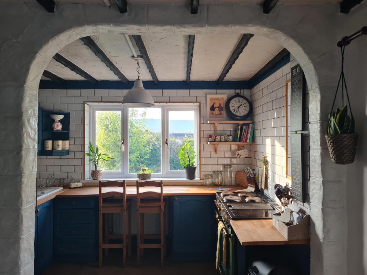 Old Road Cottage Pet Friendly Outdoors Beaches Neath Exterior foto